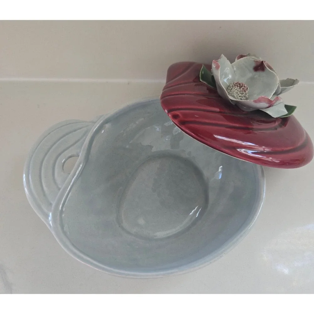 Vintage Hoenig California Ceramic Trinket Box‎ 3D Dogwood Flowers Blue Grey Base